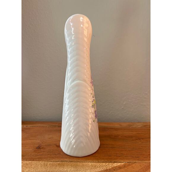 Vintage Glass Vase With Violet Floral Design and Scalloped Trim Propagation - Picture 4 of 7